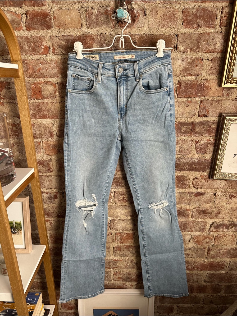 Levi’s 725 High Rise Bootcut Jeans
